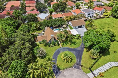 Casa en venta en Southwest Ranches, Florida, 5 dormitorios, 374.86 m2 № 2244532 - foto 9