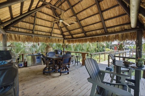 Casa en venta en Southwest Ranches, Florida, 5 dormitorios, 374.86 m2 № 2244532 - foto 12