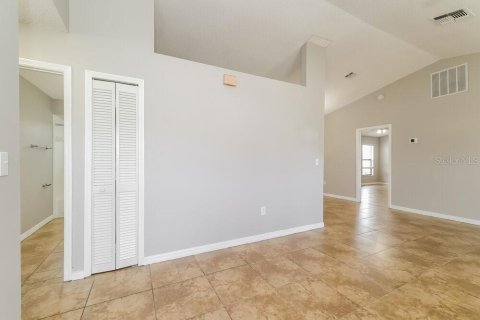 Casa en alquiler en Kissimmee, Florida, 3 dormitorios, 132.11 m2 № 1894028 - foto 5