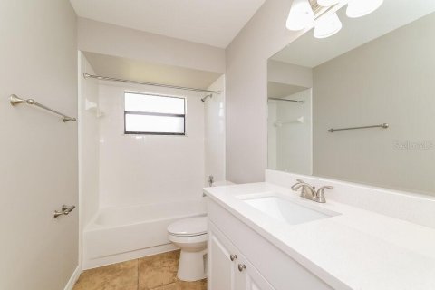 Casa en alquiler en Kissimmee, Florida, 3 dormitorios, 132.11 m2 № 1894028 - foto 15