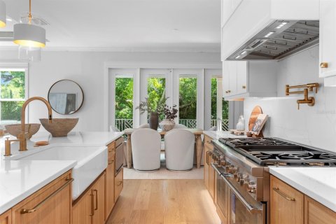 Villa ou maison à vendre à Tampa, Floride: 5 chambres, 515.98 m2 № 2426867 - photo 12
