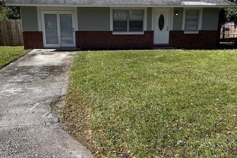 House in Eustis, Florida 4 bedrooms, 128.21 sq.m. № 1411862 - photo 1