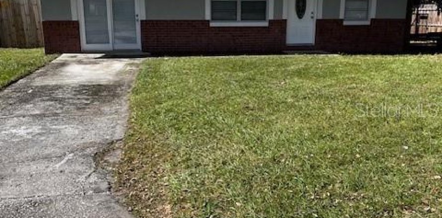 House in Eustis, Florida 4 bedrooms, 128.21 sq.m. № 1411862
