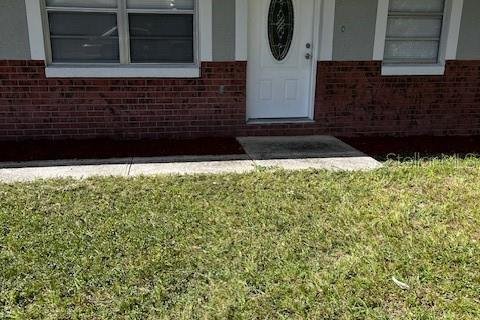 House in Eustis, Florida 4 bedrooms, 128.21 sq.m. № 1411862 - photo 4