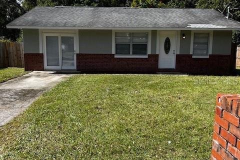 House in Eustis, Florida 4 bedrooms, 128.21 sq.m. № 1411862 - photo 2