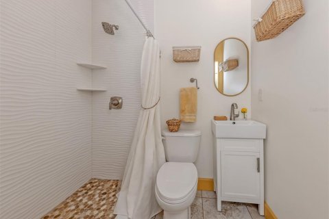 House in Venice, Florida 3 bedrooms, 205.69 sq.m. № 2116602 - photo 25