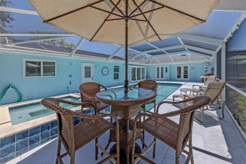 House in Venice, Florida 3 bedrooms, 205.69 sq.m. № 2116602 - photo 15
