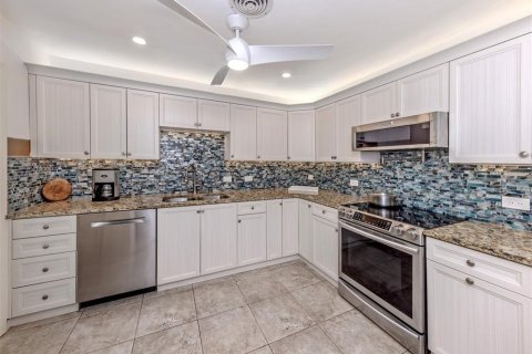 House in Venice, Florida 3 bedrooms, 205.69 sq.m. № 2116602 - photo 19