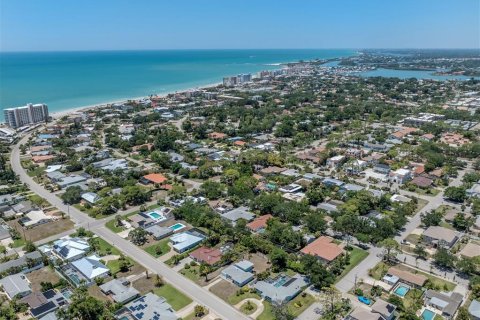 House in Venice, Florida 3 bedrooms, 205.69 sq.m. № 2116602 - photo 4