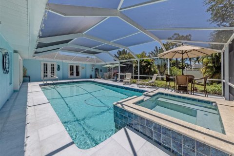 House in Venice, Florida 3 bedrooms, 205.69 sq.m. № 2116602 - photo 13
