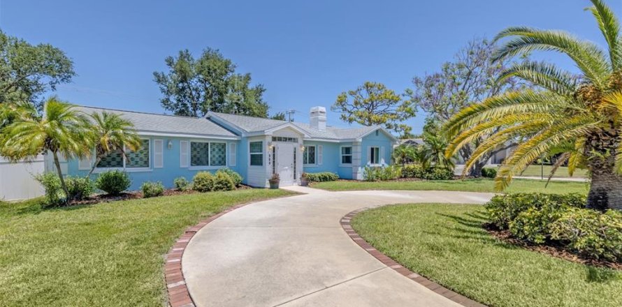 House in Venice, Florida 3 bedrooms, 205.69 sq.m. № 2116602
