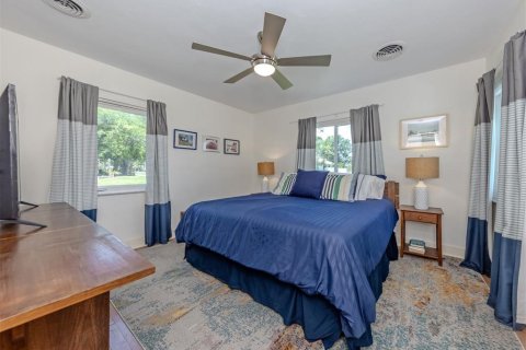 House in Venice, Florida 3 bedrooms, 205.69 sq.m. № 2116602 - photo 24