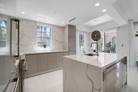 Снять в аренду кондоминиум в Майами-Бич, Флорида 2 спальни, 132.76м2, № 1958808 - фото 9