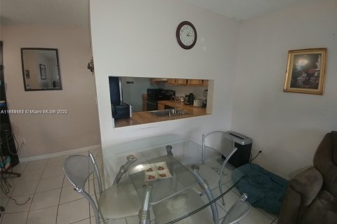 Condo in Miami, Florida, 2 bedrooms  № 1768154 - photo 5
