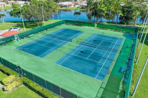 Condo in Lake Worth, Florida, 2 bedrooms № 2036275 - photo 25