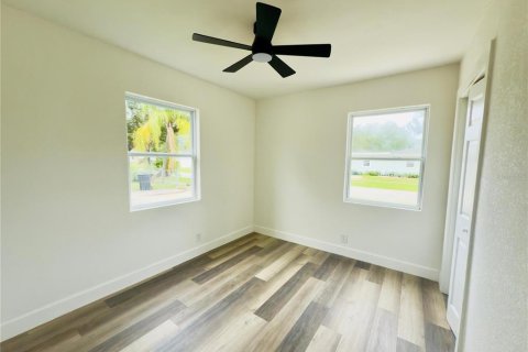 House in Saint Petersburg, Florida 3 bedrooms, 65.03 sq.m. № 1910077 - photo 23