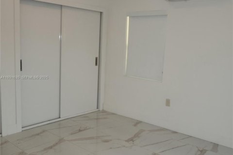 Снять в аренду виллу или дом в Майами, Флорида 4 спальни, 208.47м2, № 2034605 - фото 4