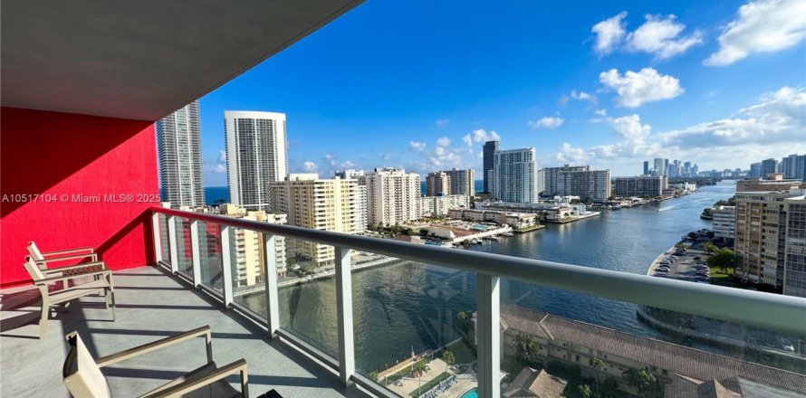 Condo à Hallandale Beach, Floride, 2 chambres  № 2018794