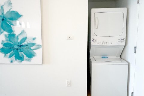 Copropriété à louer à Hallandale Beach, Floride: 2 chambres № 2018794 - photo 20