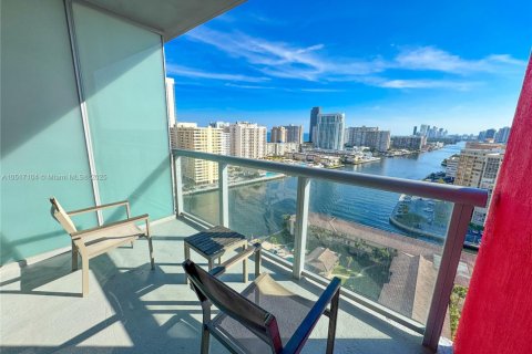 Copropriété à louer à Hallandale Beach, Floride: 2 chambres № 2018794 - photo 7