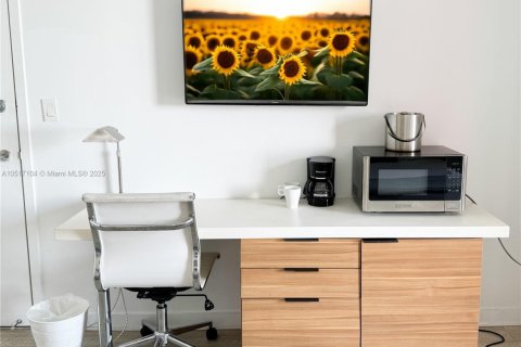 Copropriété à louer à Hallandale Beach, Floride: 2 chambres № 2018794 - photo 17