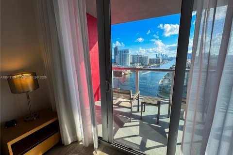 Copropriété à louer à Hallandale Beach, Floride: 2 chambres № 2018794 - photo 23