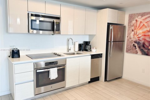 Copropriété à louer à Hallandale Beach, Floride: 2 chambres № 2018794 - photo 3