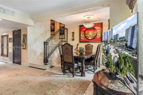 Copropriété à vendre à Sunny Isles Beach, Floride: 5 chambres, 289.39 m2 № 1952373 - photo 3