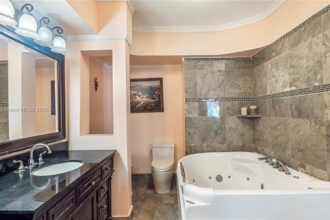 Copropriété à vendre à Sunny Isles Beach, Floride: 5 chambres, 289.39 m2 № 1952373 - photo 27