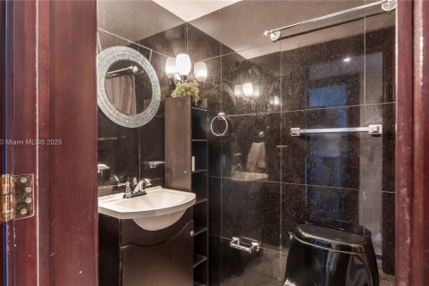 Copropriété à vendre à Sunny Isles Beach, Floride: 5 chambres, 289.39 m2 № 1952373 - photo 30