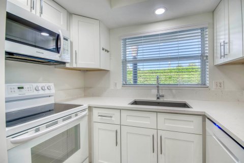 Copropriété à vendre à Tequesta, Floride: 2 chambres, 69.68 m2 № 2433956 - photo 11