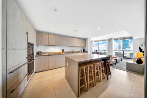 Hôtel, hôtellerie à vendre à Hollywood, Floride: 1 chambre, 80.73 m2 № 2015124 - photo 2