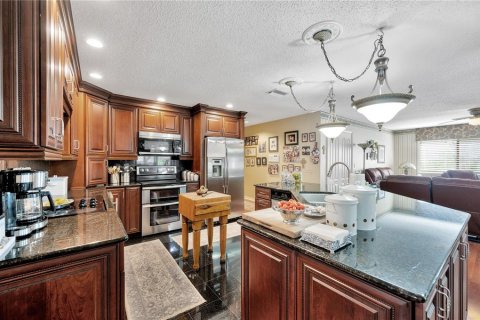 House in Riverview, Florida 6 bedrooms, 492.2 sq.m. № 2127895 - photo 23