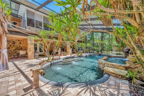 House in Riverview, Florida 6 bedrooms, 492.2 sq.m. № 2127895 - photo 11