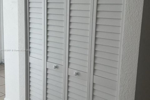 Condo in Plantation, Florida, 2 bedrooms  № 1783967 - photo 4