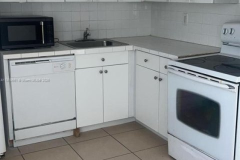 Condo in Plantation, Florida, 2 bedrooms  № 1783967 - photo 15