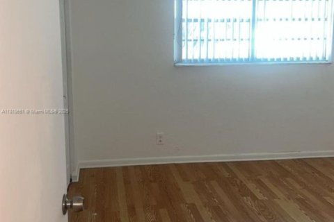 Condo in Plantation, Florida, 2 bedrooms  № 1783967 - photo 10