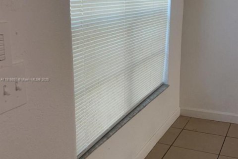 Condo in Plantation, Florida, 2 bedrooms  № 1783967 - photo 5