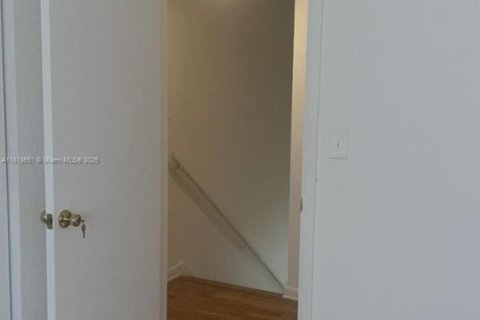 Condo in Plantation, Florida, 2 bedrooms  № 1783967 - photo 9