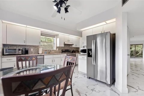 Copropriété à vendre à Coconut Creek, Floride: 2 chambres, 125.05 m2 № 2046652 - photo 4