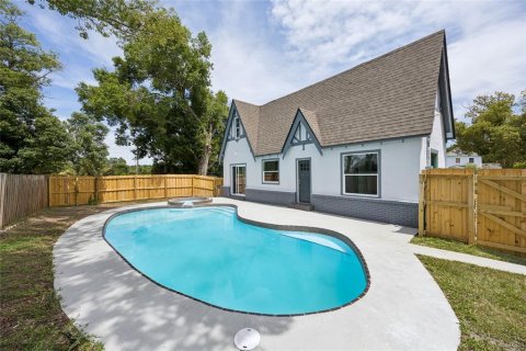 House in Clermont, Florida 4 bedrooms, 191.81 sq.m. № 2107800 - photo 24