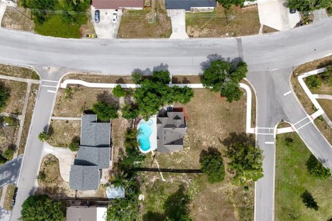 House in Clermont, Florida 4 bedrooms, 191.81 sq.m. № 2107800 - photo 28