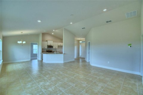 House in Auburndale, Florida 4 bedrooms, 163.04 sq.m. № 2215233 - photo 14