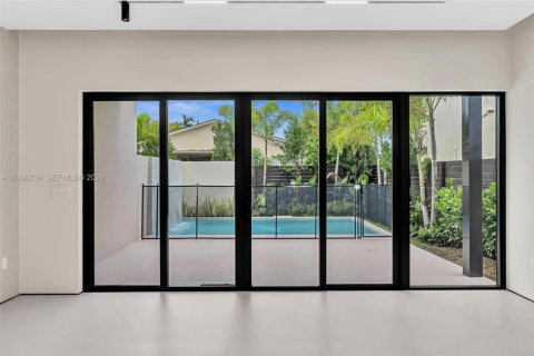 Touwnhouse à vendre à Miami, Floride: 4 chambres, 254.18 m2 № 2295594 - photo 19