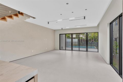 Touwnhouse à vendre à Miami, Floride: 4 chambres, 254.18 m2 № 2295594 - photo 17