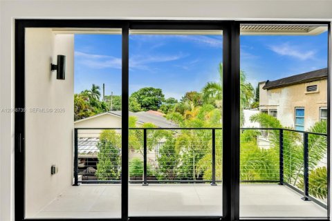Touwnhouse à vendre à Miami, Floride: 4 chambres, 254.18 m2 № 2295594 - photo 29