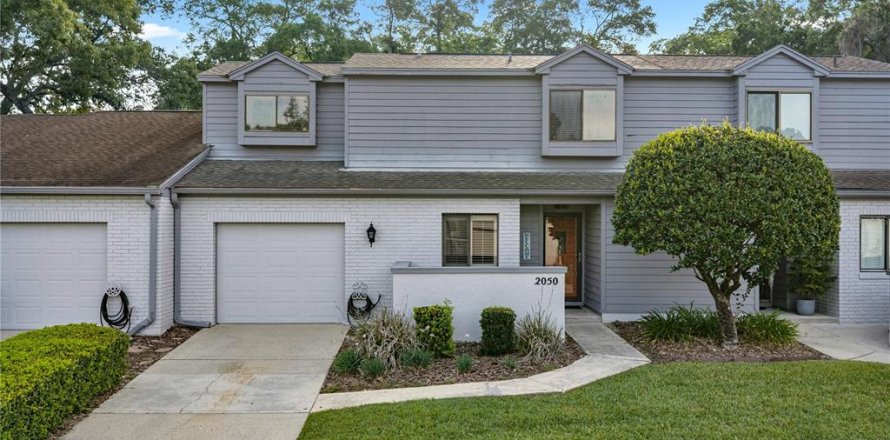 House in Ocala, Florida 3 bedrooms, 168.06 sq.m. № 2147527