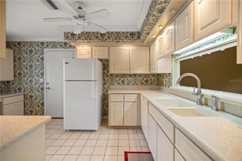 House in Ocala, Florida 3 bedrooms, 168.06 sq.m. № 2147527 - photo 4