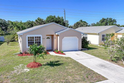 House in Port Charlotte, Florida 2 bedrooms, 84.73 sq.m. № 2151057 - photo 3