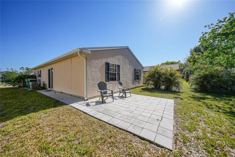House in Port Charlotte, Florida 2 bedrooms, 84.73 sq.m. № 2151057 - photo 17
